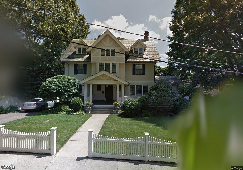 4 Ravenscroft Rd, Winchester, MA 01890 - photo 1