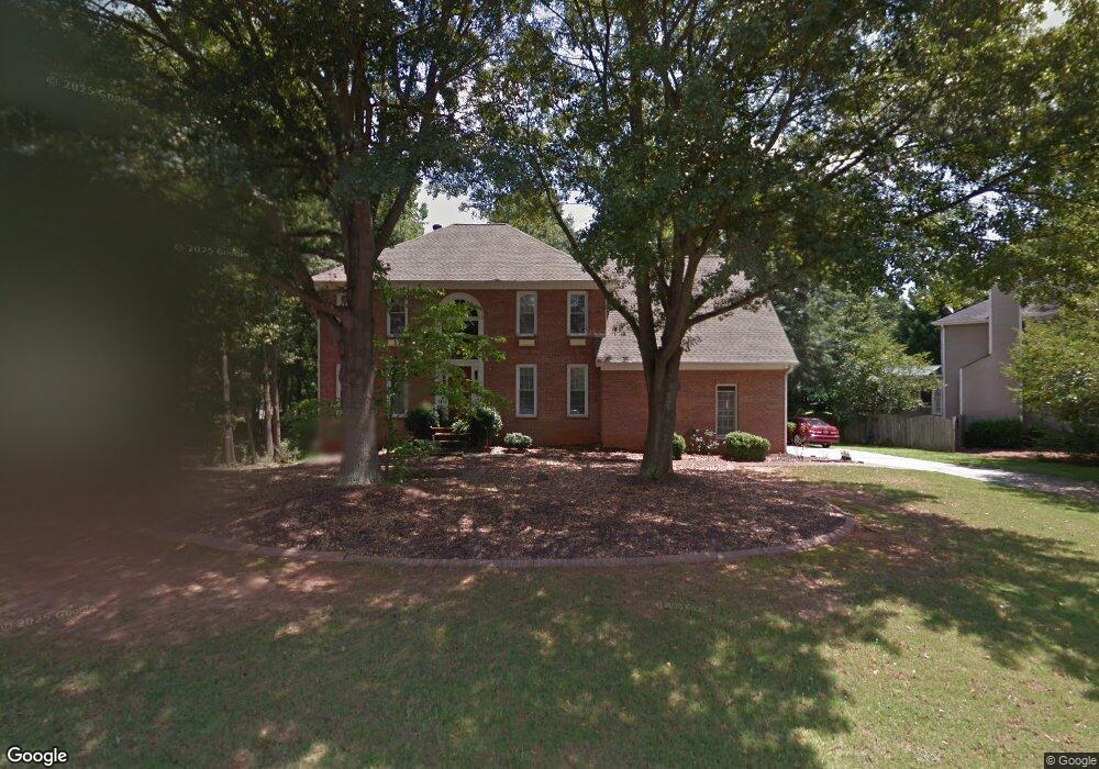 5245 Hunters Oaks Dr, Alpharetta, GA 30009 - photo 1