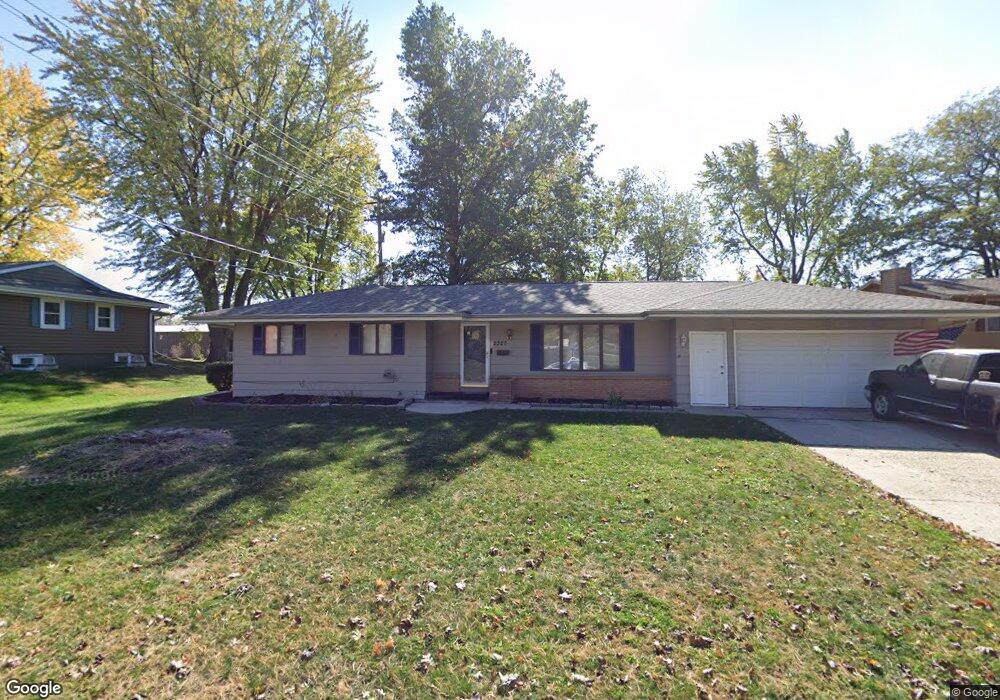 2327 N 2nd Ave E, Newton, IA 50208 - photo 1