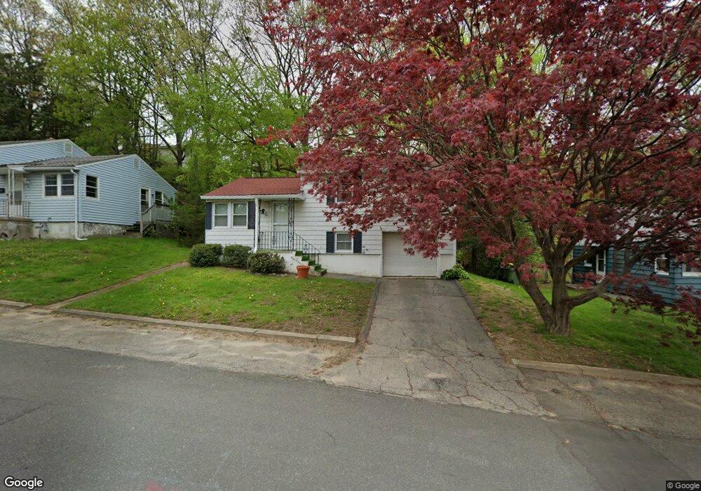 58 Longmeadow Dr, Waterbury, CT 06706 - photo 1