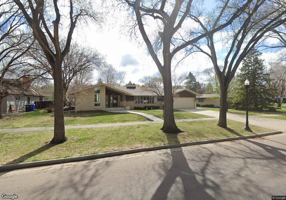 1752 8th St S, Fargo, ND 58103 - photo 1