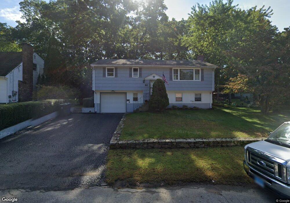 90 Echo Dr, Willimantic, CT 06226 - photo 1