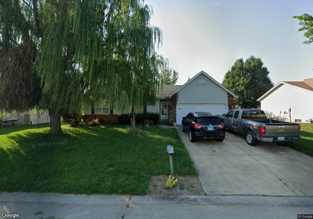 2325 Holiday Ln, Maryville, IL 62062 - photo 1