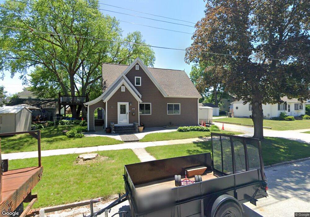 612 W 3rd St, Cedar Falls, IA 50613 - photo 1