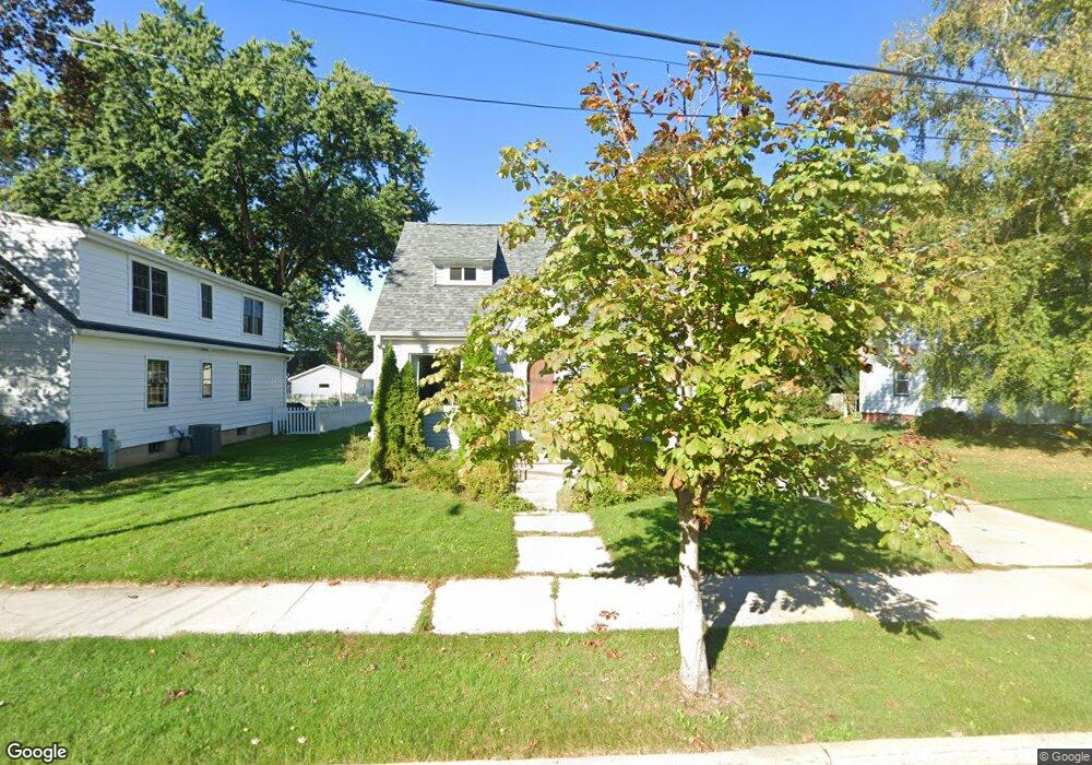 310 S Maple St, Oconomowoc, WI 53066 - photo 1