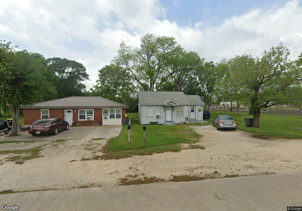 1400 Sycamore Ave, Bay City, TX 77414 - photo 1