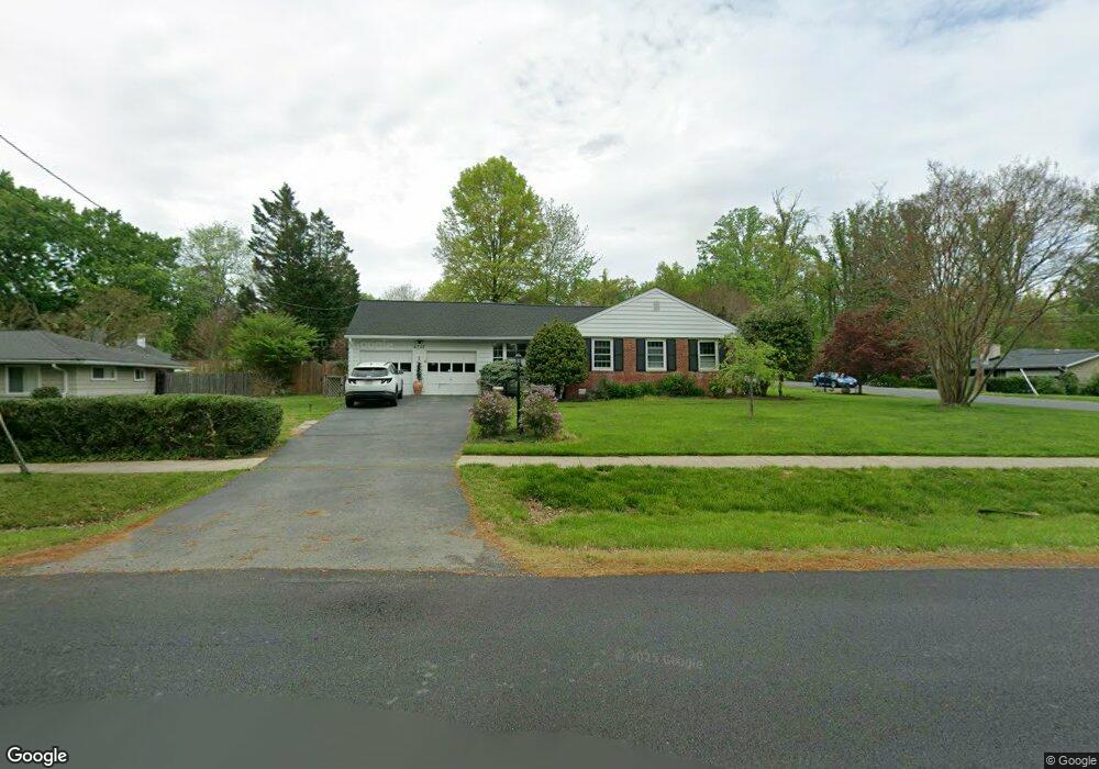 6712 Valley Brook Dr, Falls Church, VA 22042 - photo 1