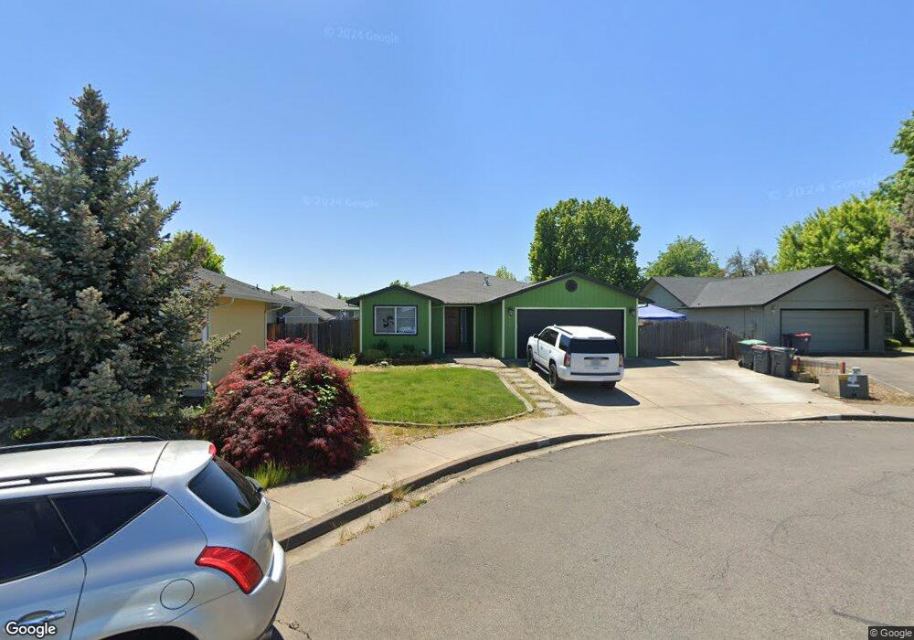 934 Fairfield Cir, Central Point, OR 97502 - photo 1