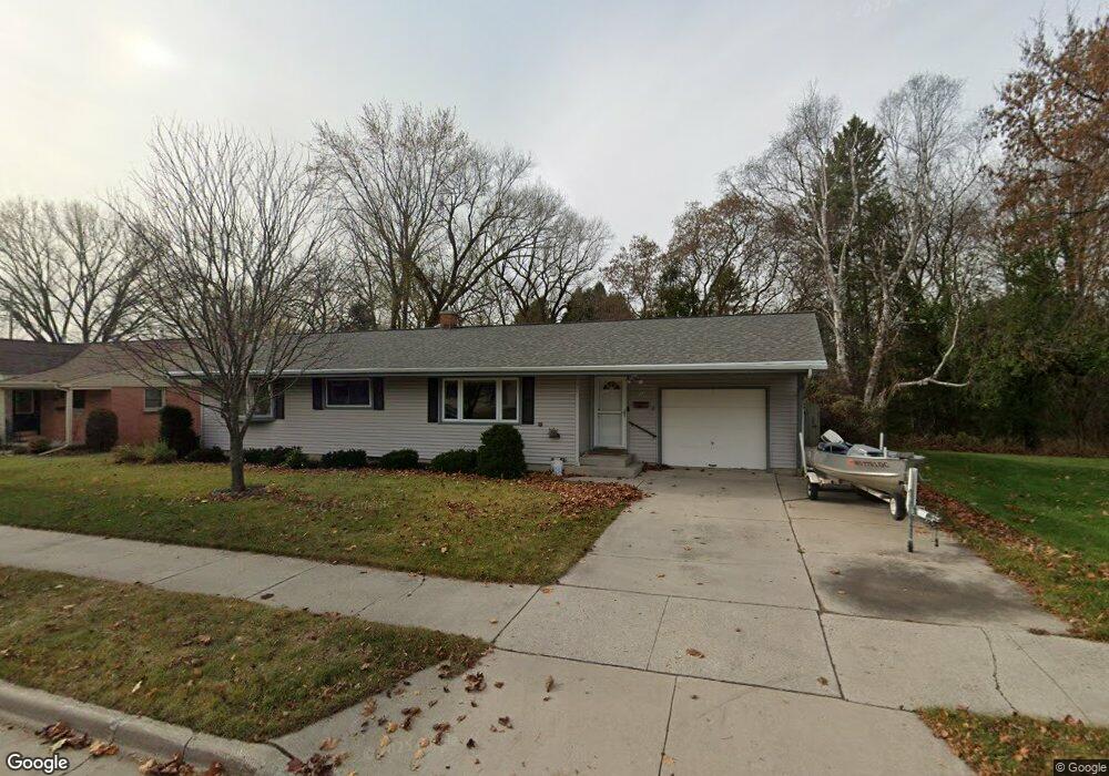 912 N 23rd St, Manitowoc, WI 54220 - photo 1