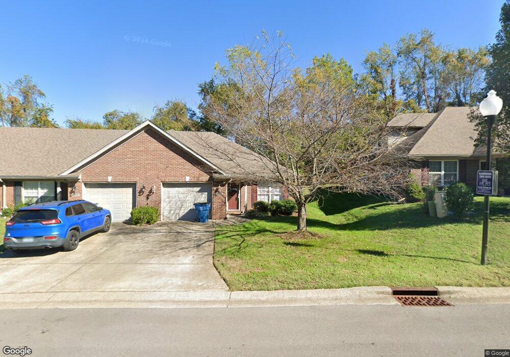 5811 Shepherd Crossing Dr unit 5811, Louisville, KY 40219 - photo 1