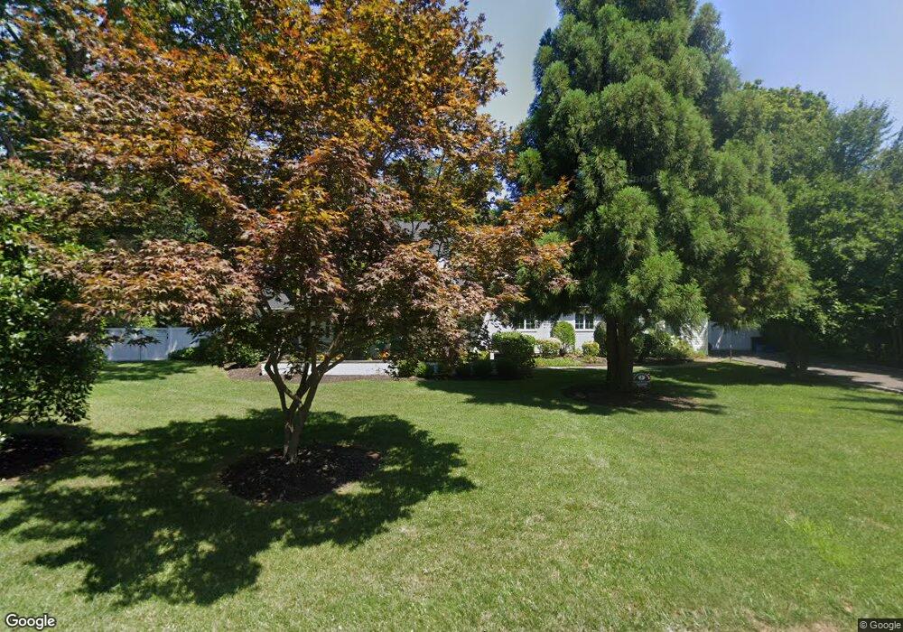 10 Beechwood Dr, Glen Head, NY 11545 - photo 1