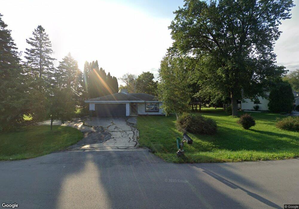 W153N8212 Elm Ln, Menomonee Falls, WI 53051 - photo 1