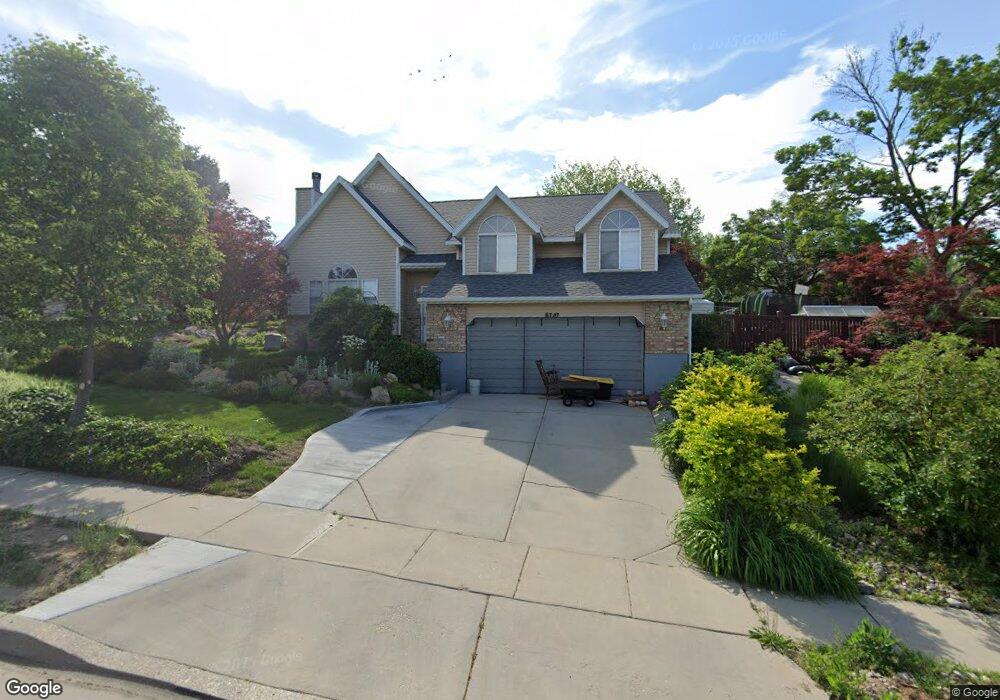 8727 Pebble Hills Dr, Sandy, UT 84094 - photo 1