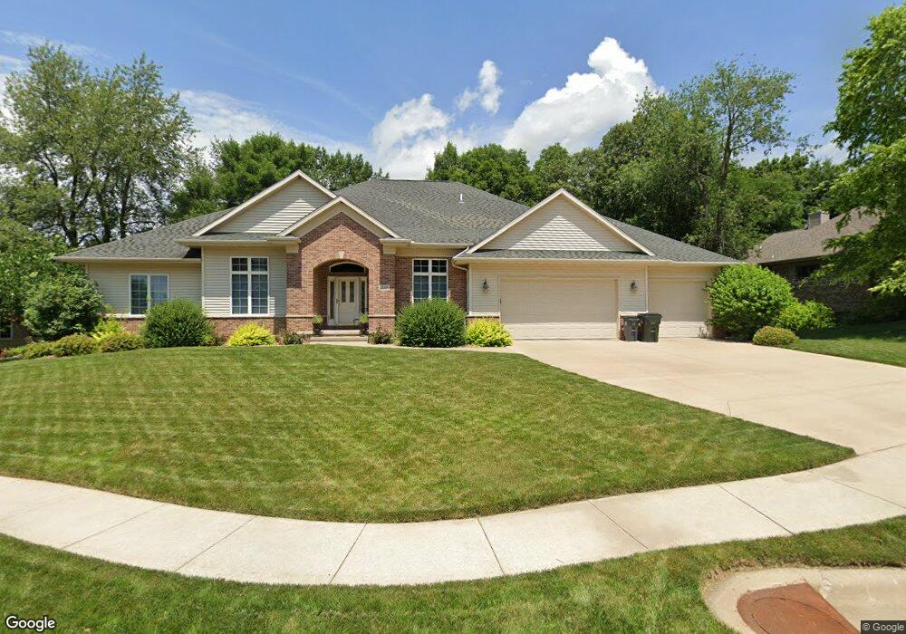 210 McKinsie Ct NE, Cedar Rapids, IA 52402 - photo 1