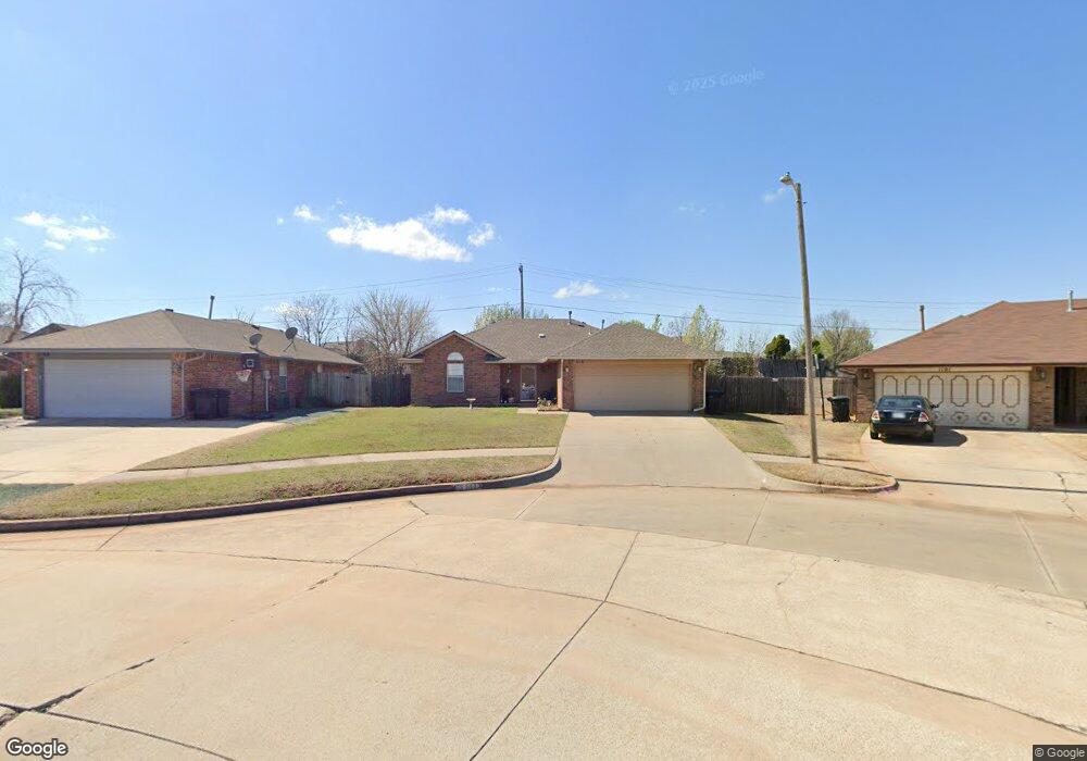 1113 N Avery Dr, Moore, OK 73160 - photo 1