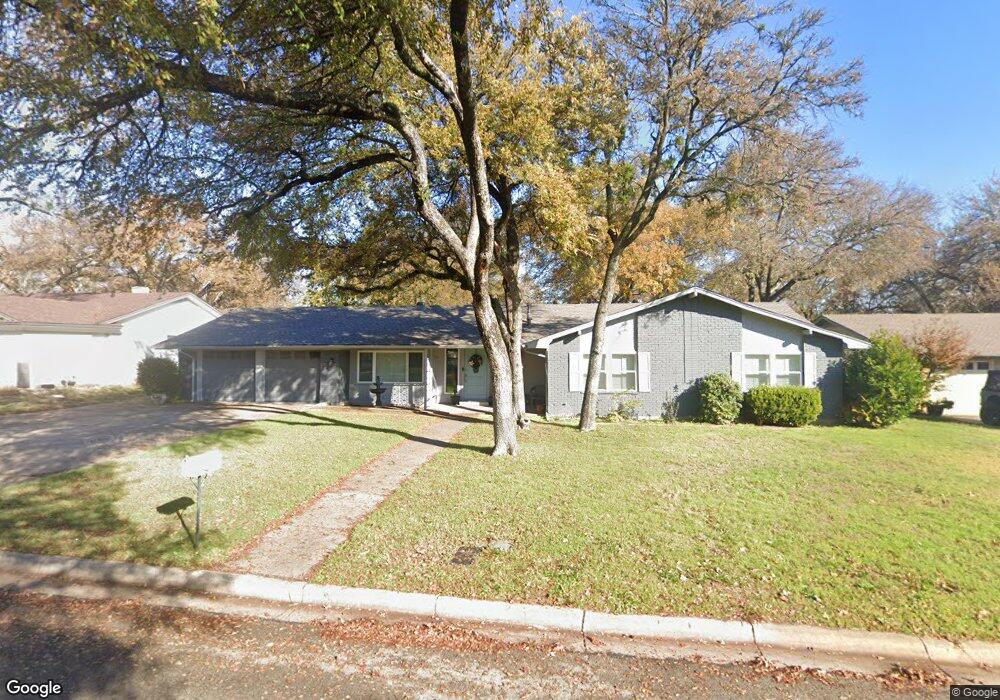 617 King Dr, Bedford, TX 76022 - photo 1