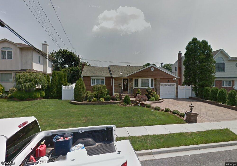 32 Melanie Ln, Syosset, NY 11791 - photo 1