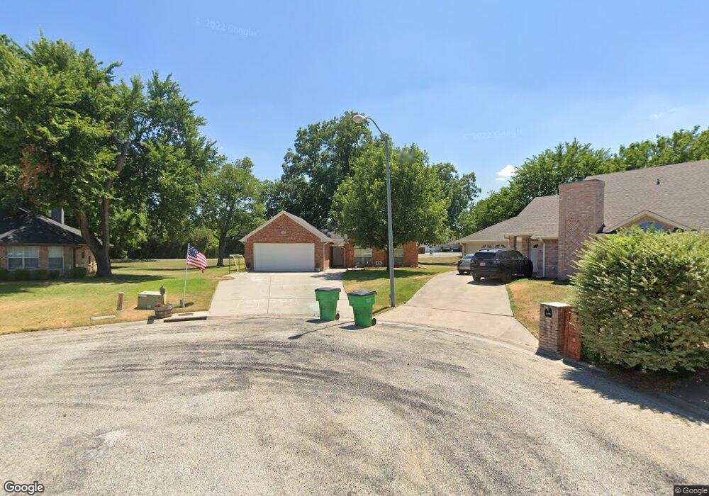 1117 Oxford Dr, Gainesville, TX 76240 - photo 1