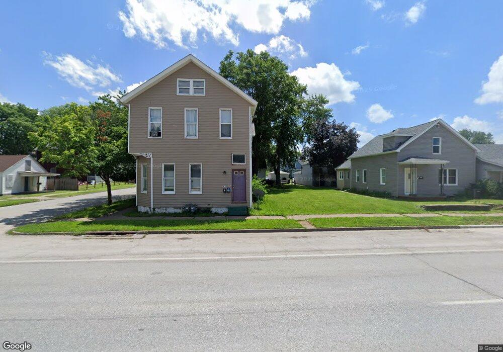 1605 W 4th St, Davenport, IA 52802 - photo 1