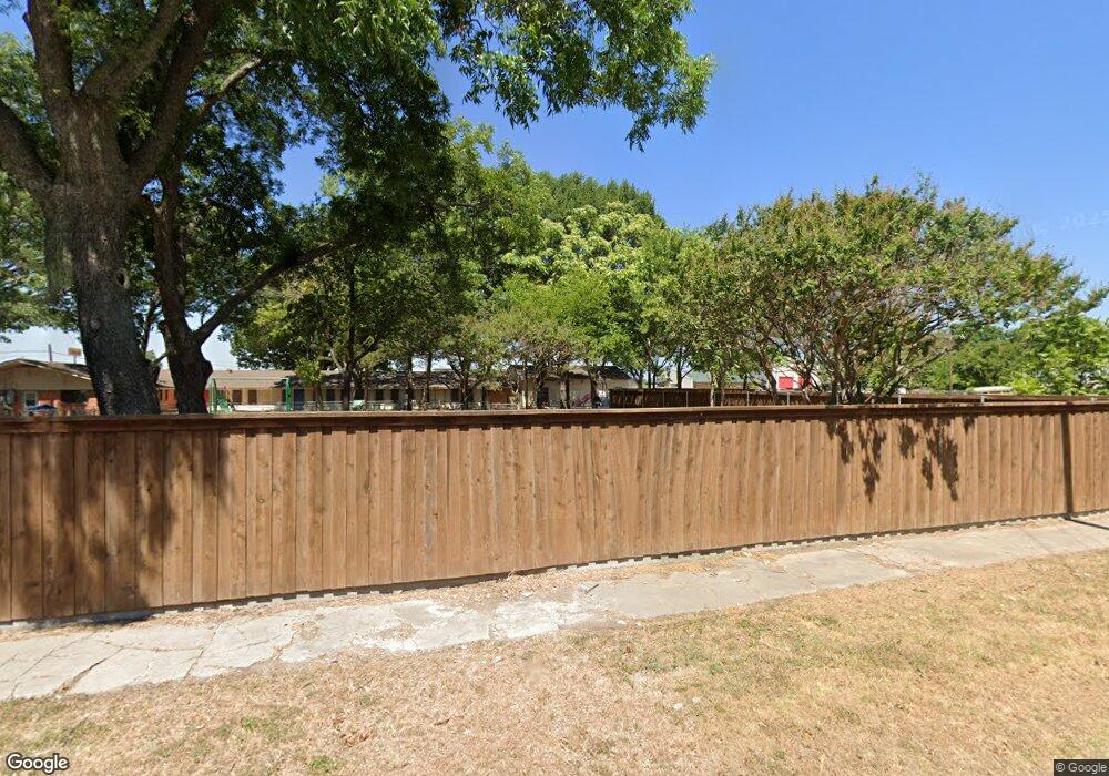 309 Throckmorton St, Gainesville, TX 76240 - photo 1