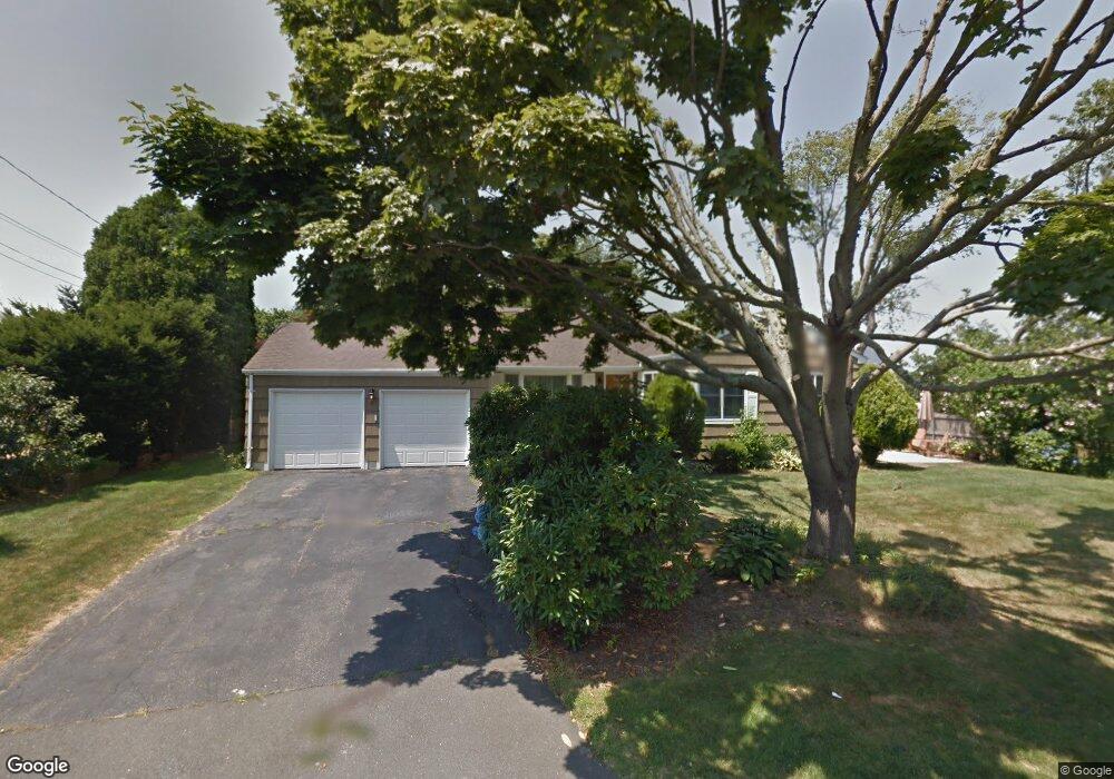 4 Squantum Ct, Middletown, RI 02842 - photo 1