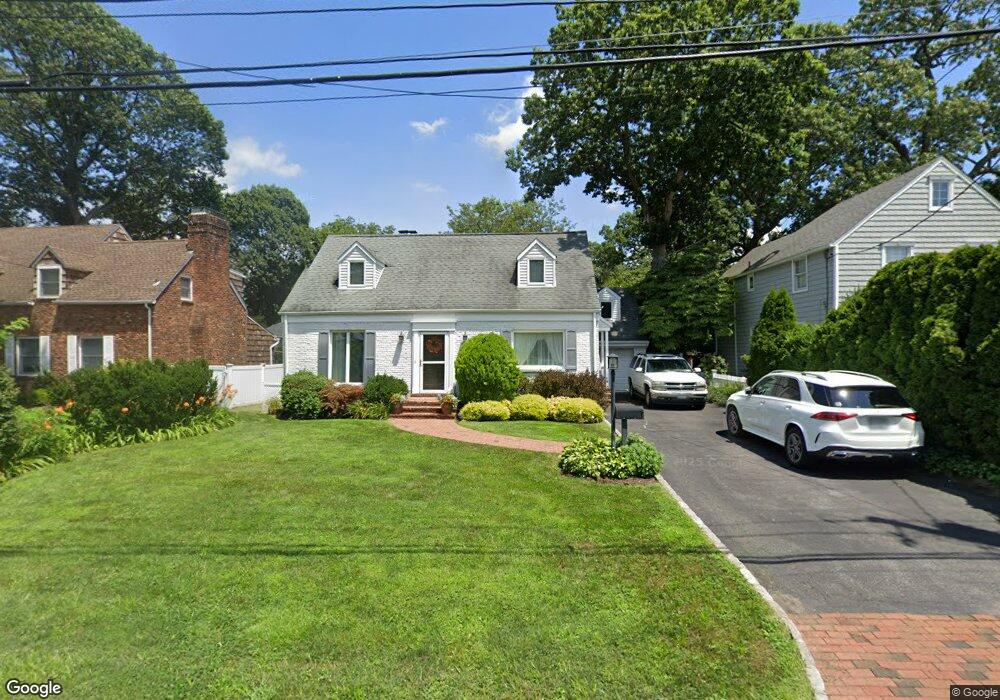 12 Briarcliff Dr, Port Washington, NY 11050 - photo 1