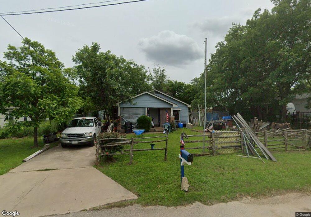 604 Ramsey Ave, Cleburne, TX 76031 - photo 1