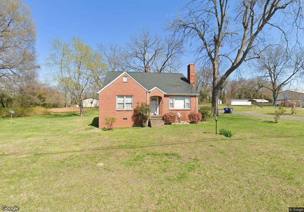 702 N 3rd Ave, Siler City, NC 27344 - photo 1