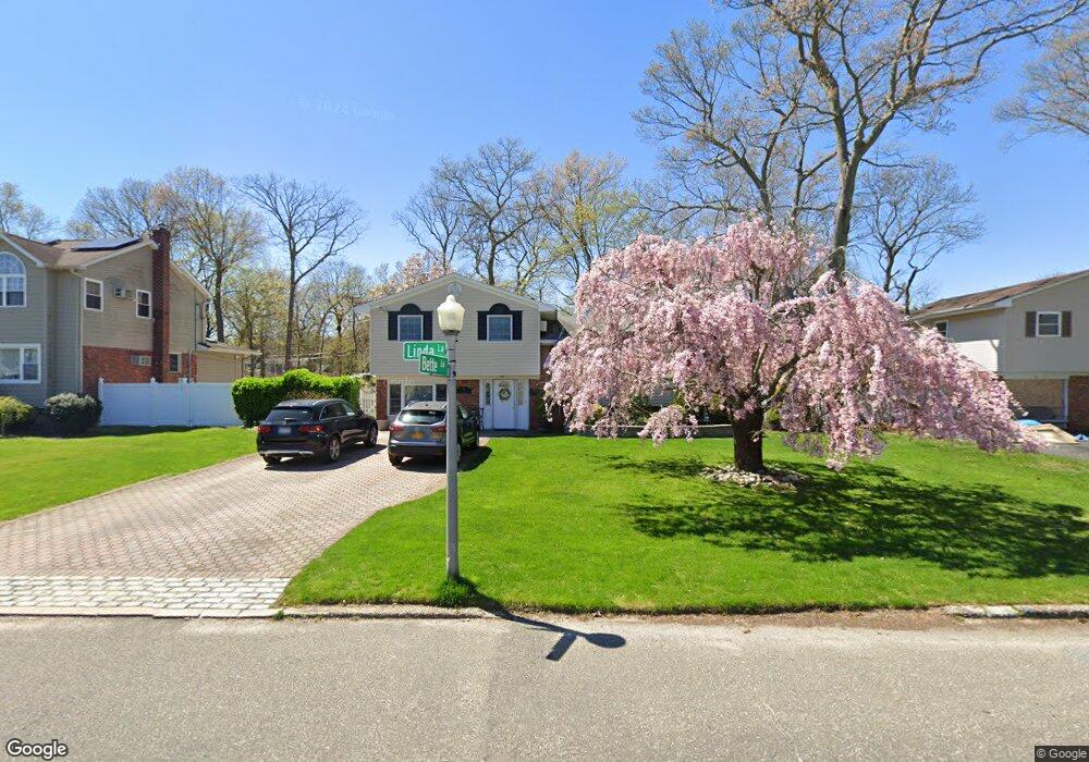 18 Linda Ln, ComMacK, NY 11725 - photo 1