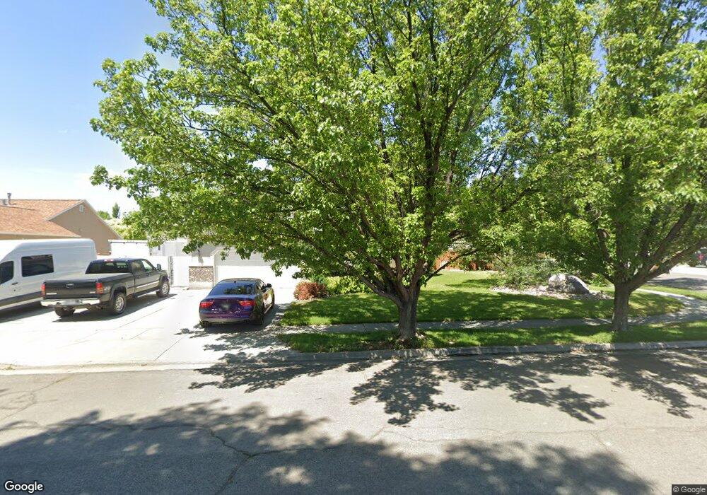 11834 S 3250 W, Riverton, UT 84065 - photo 1