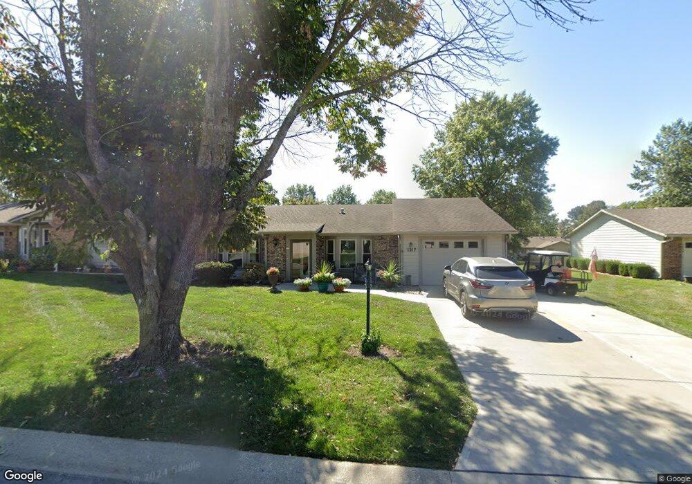 1317 W Jenkins Blvd, Raymore, MO 64083 - photo 1