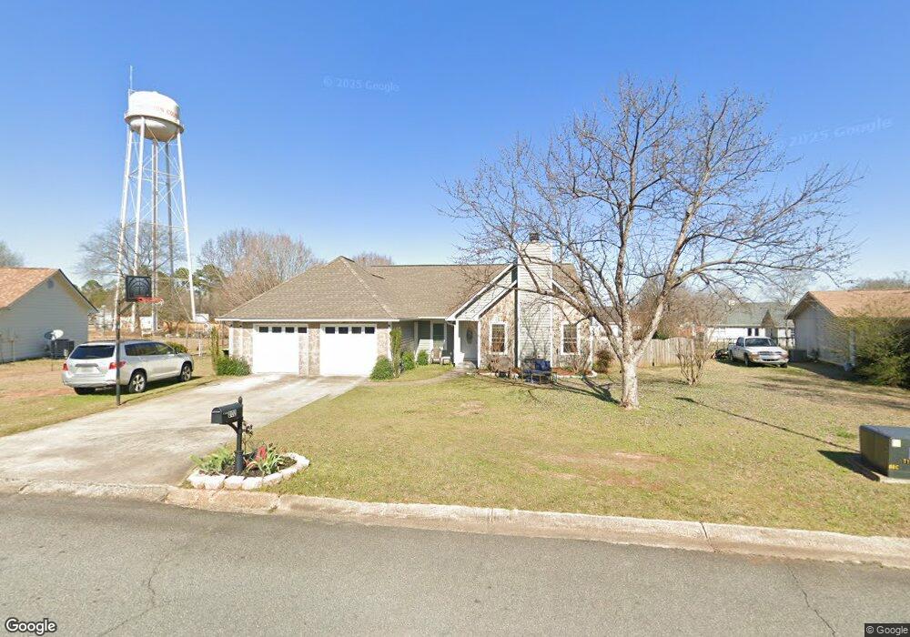 202 Wimbleton Cir, Warner Robins, GA 31093 - photo 1