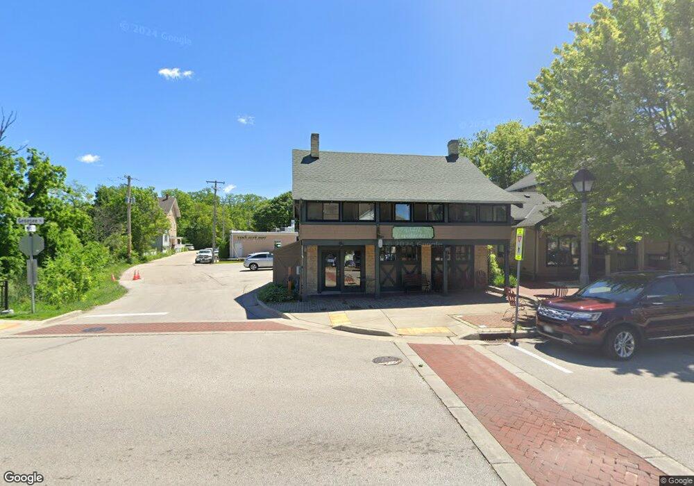 814 Genesee St unit 814, Delafield, WI 53018 - photo 1