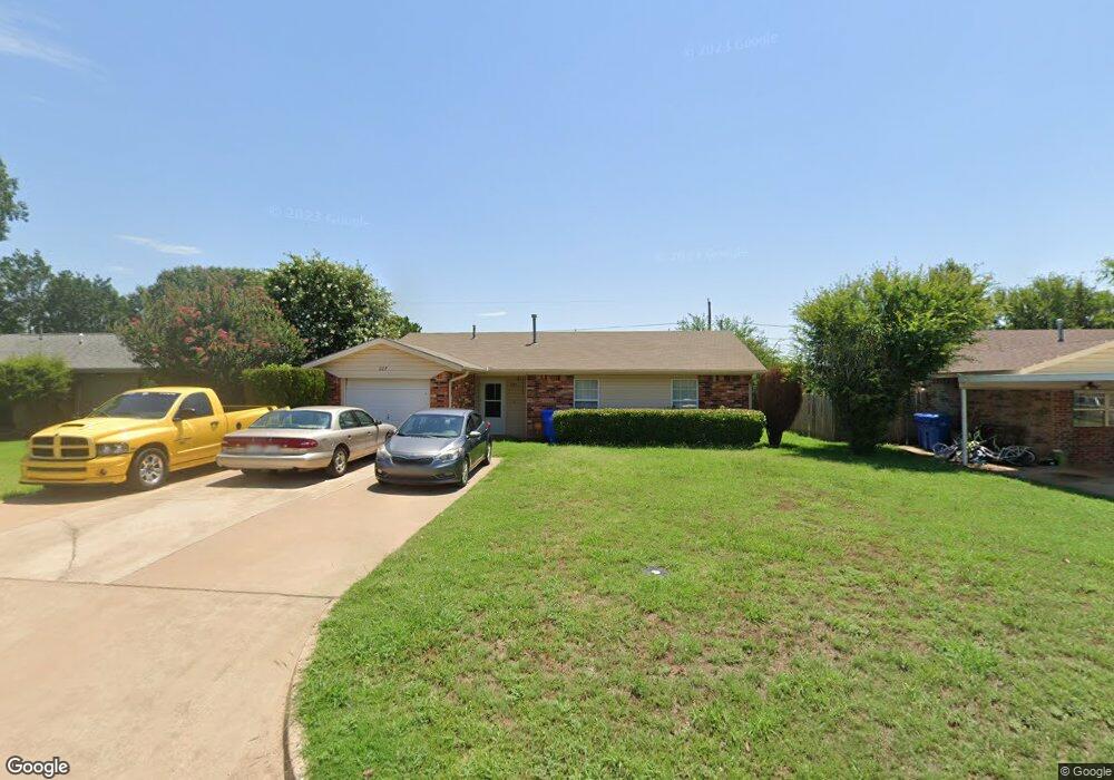 227 Deer Dr, Cache, OK 73527 - photo 1