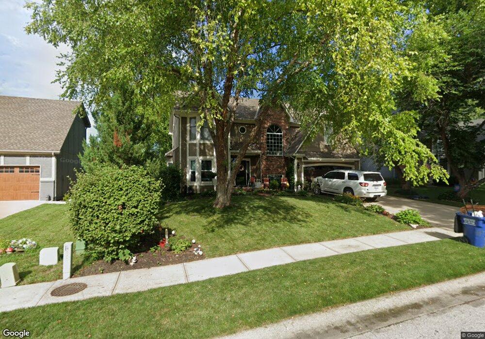 7404 Summit St, Shawnee, KS 66216 - photo 1