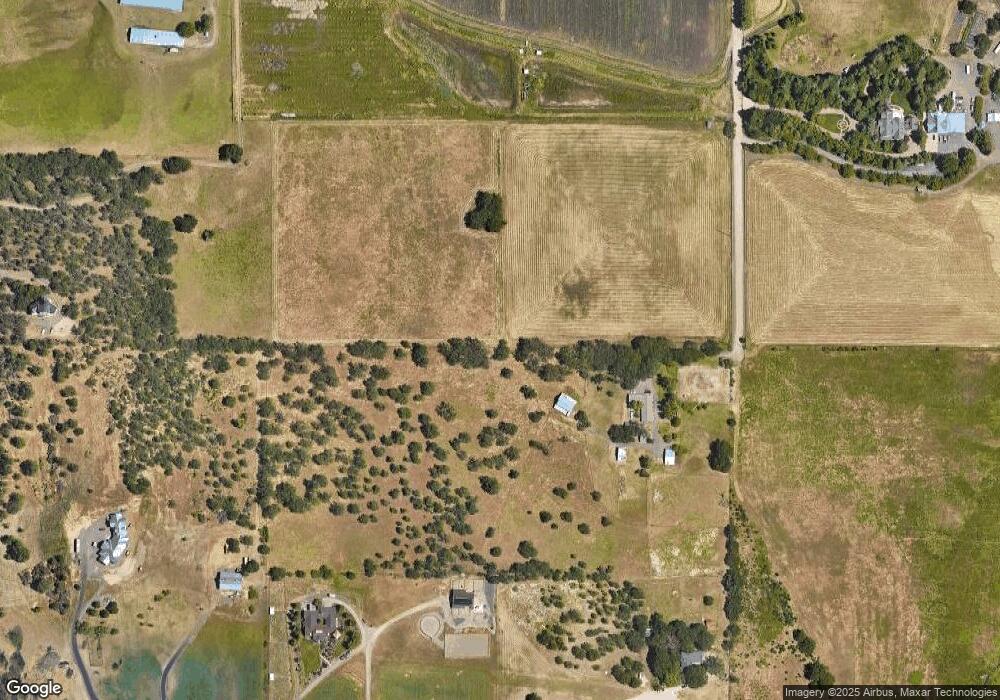 4485 Mcloughlin Dr, Central Point, OR 97502 - photo 1