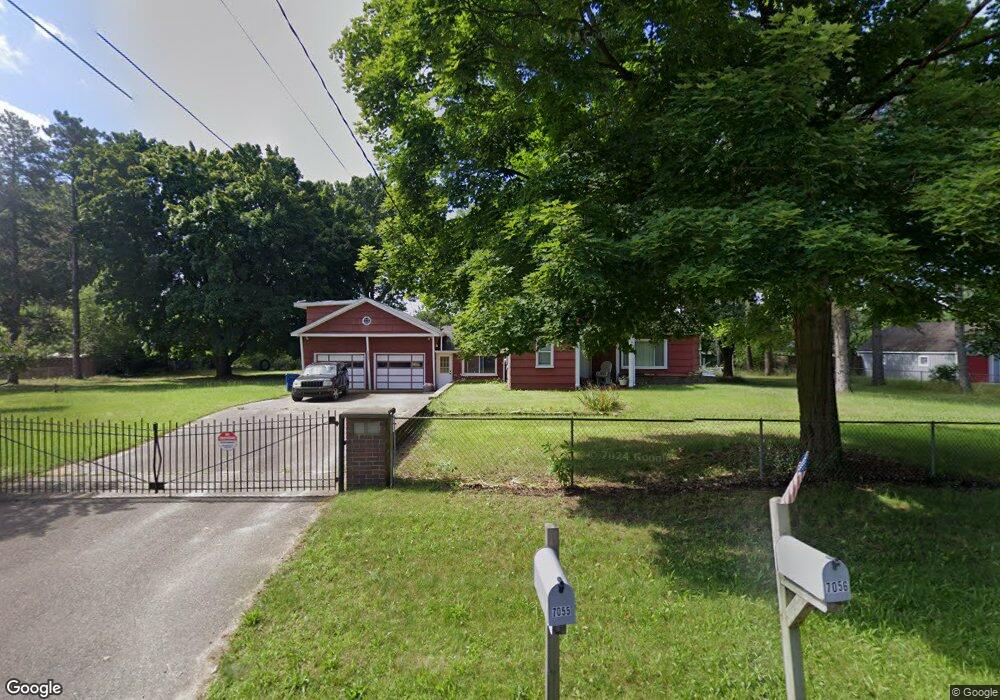 7055 Banks, Waterford, MI 48327 - photo 1