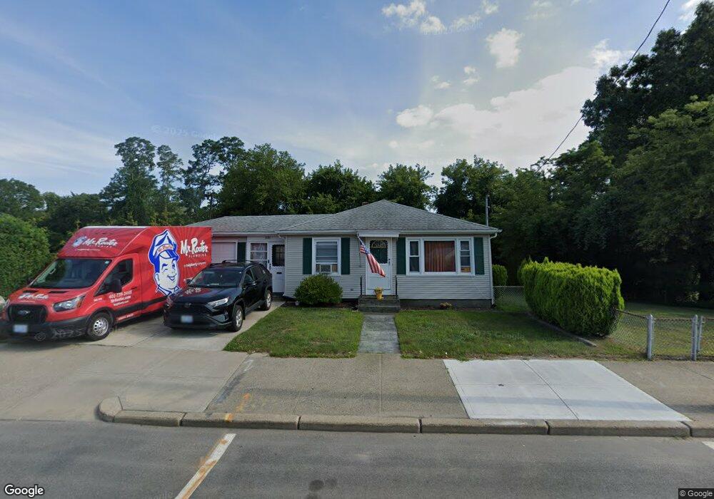 1081 Central Ave, Pawtucket, RI 02861 - photo 1