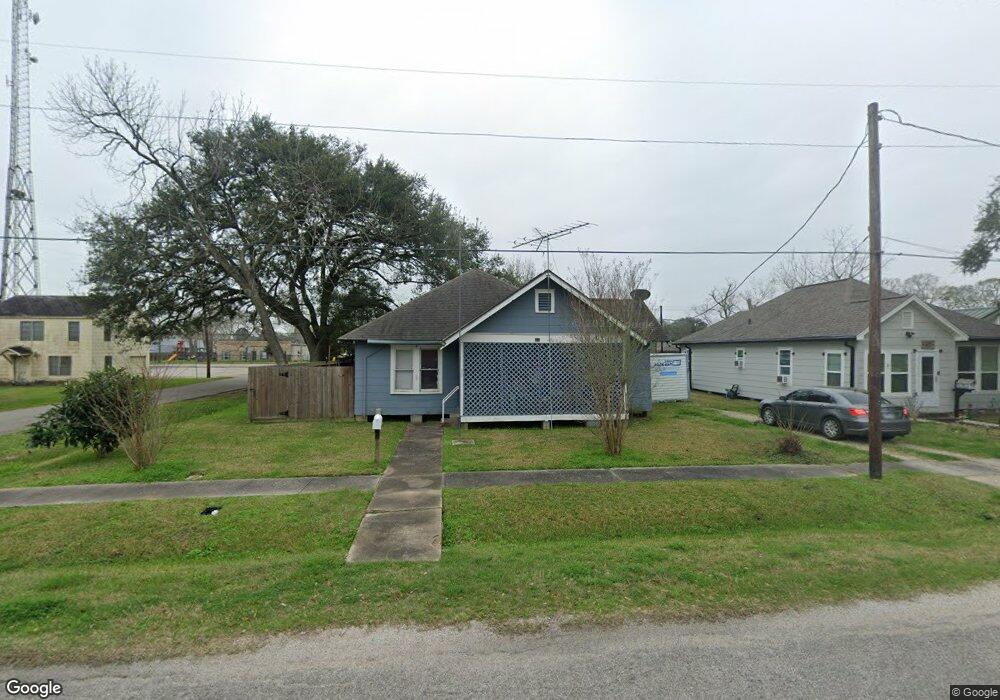 403 W Cleveland St, Alvin, TX 77511 - photo 1