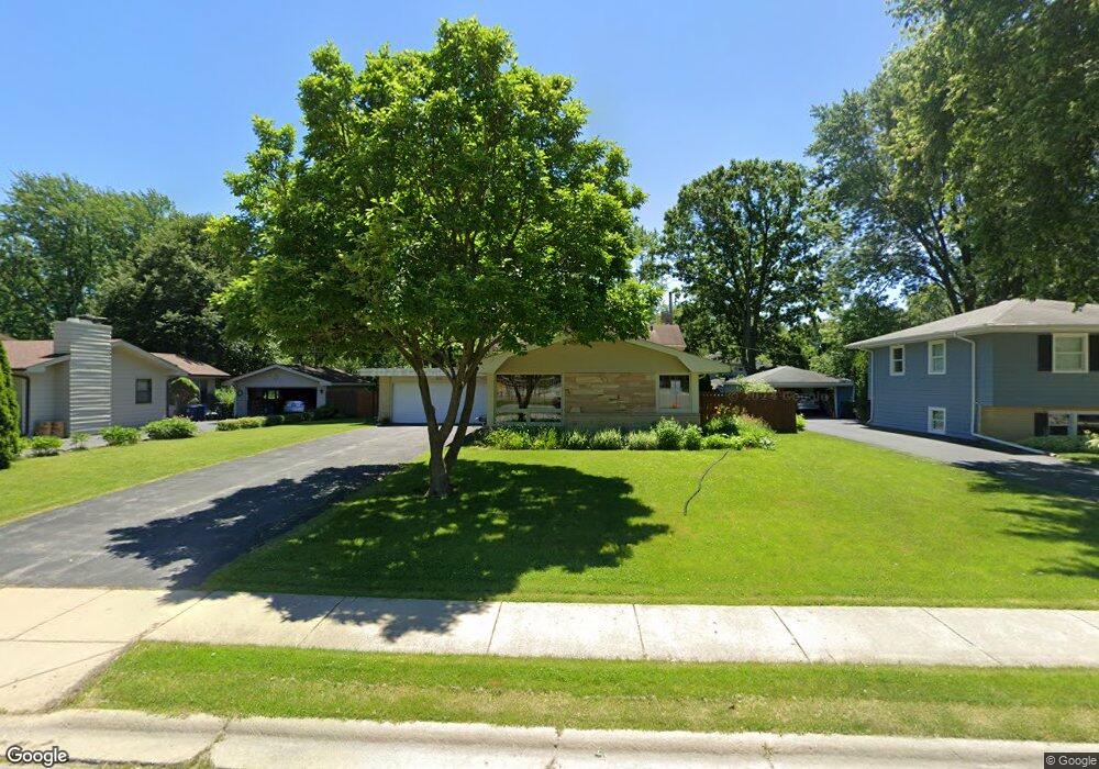 316 Sycamore Dr unit 11, Naperville, IL 60540 - photo 1