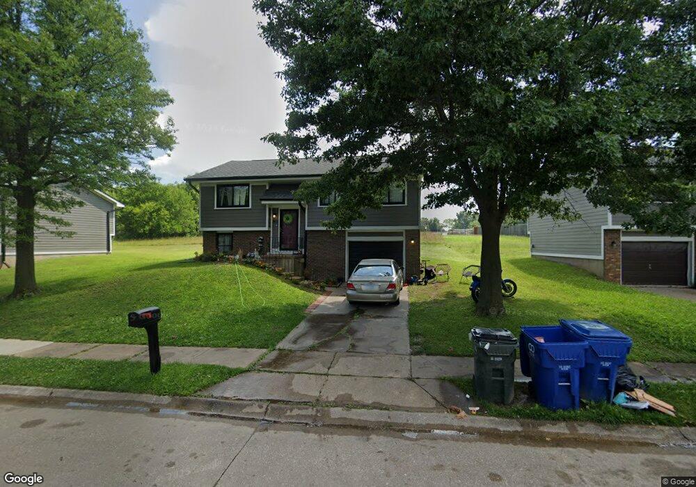 1907 W 75th Place, Davenport, IA 52806 - photo 1
