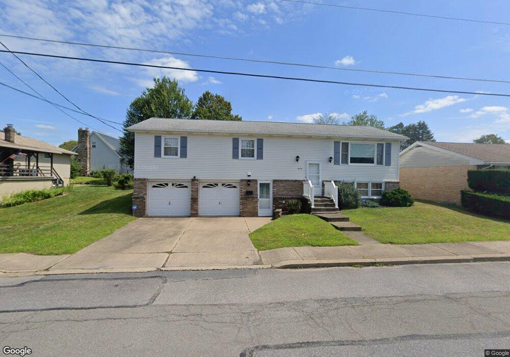 909 Mckinley St, Hazleton, PA 18202 - photo 1