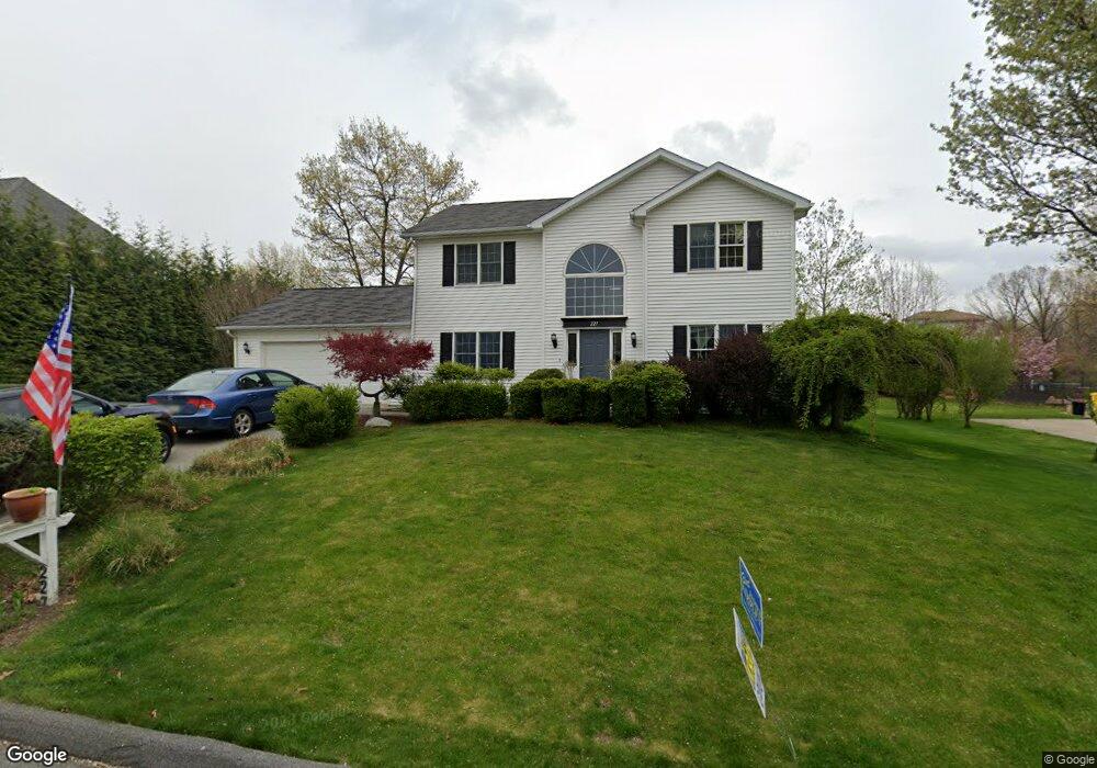 227 Skyline Dr, Archbald, PA 18403 - photo 1