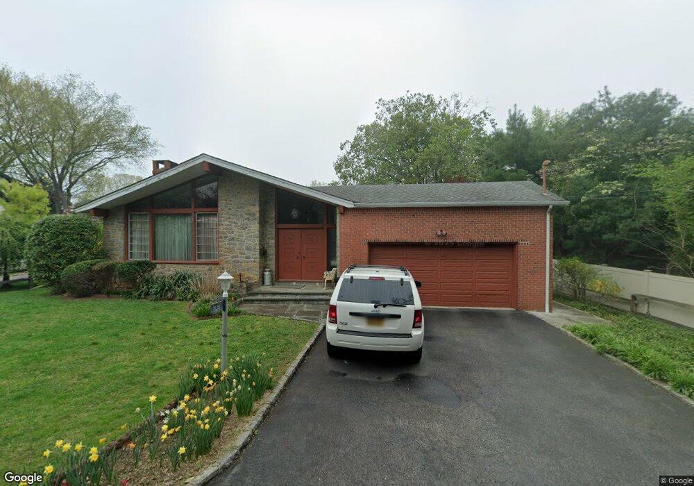 11 Washington Place, Port Washington, NY 11050 - photo 1