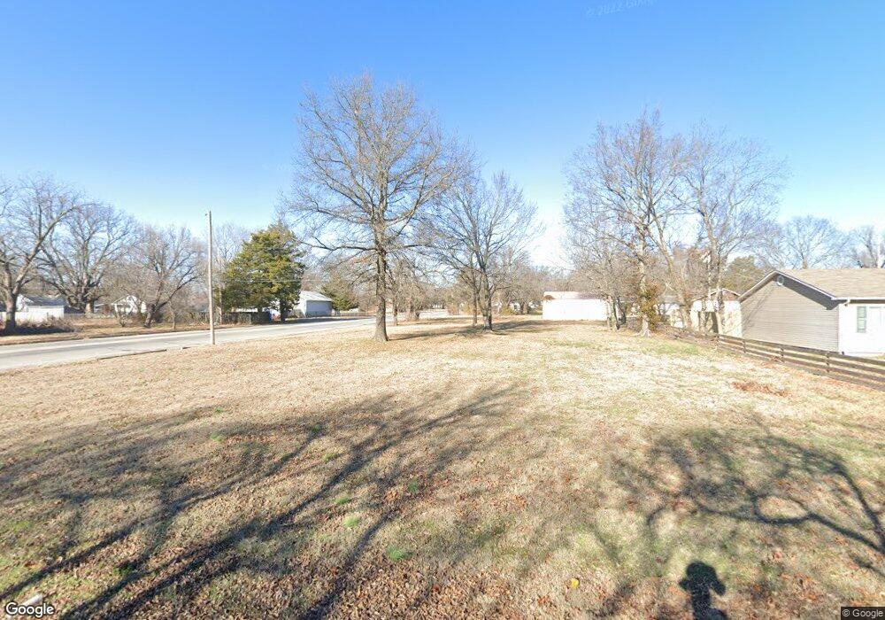 2531 Thornton Ave, Parsons, KS 67357 - photo 1