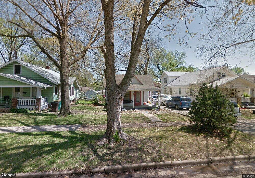 1920 SW Lane St, Topeka, KS 66604 - photo 1