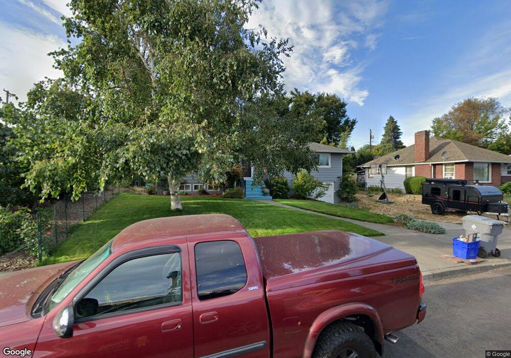 1612 E 11th St, the Dalles, OR 97058 - photo 1