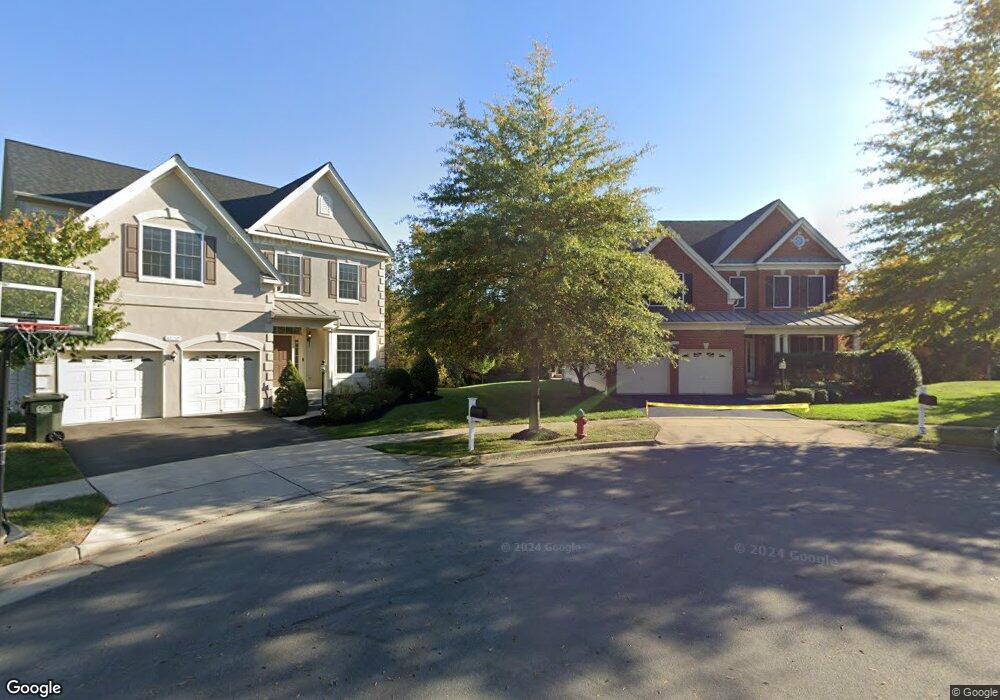 42256 Magistrate Ct, Chantilly, VA 20152 - photo 1