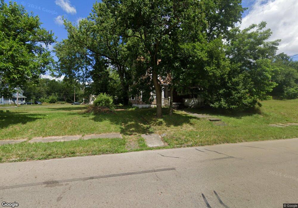 715 Lawrence Rd NE, Canton, OH 44704 - photo 1