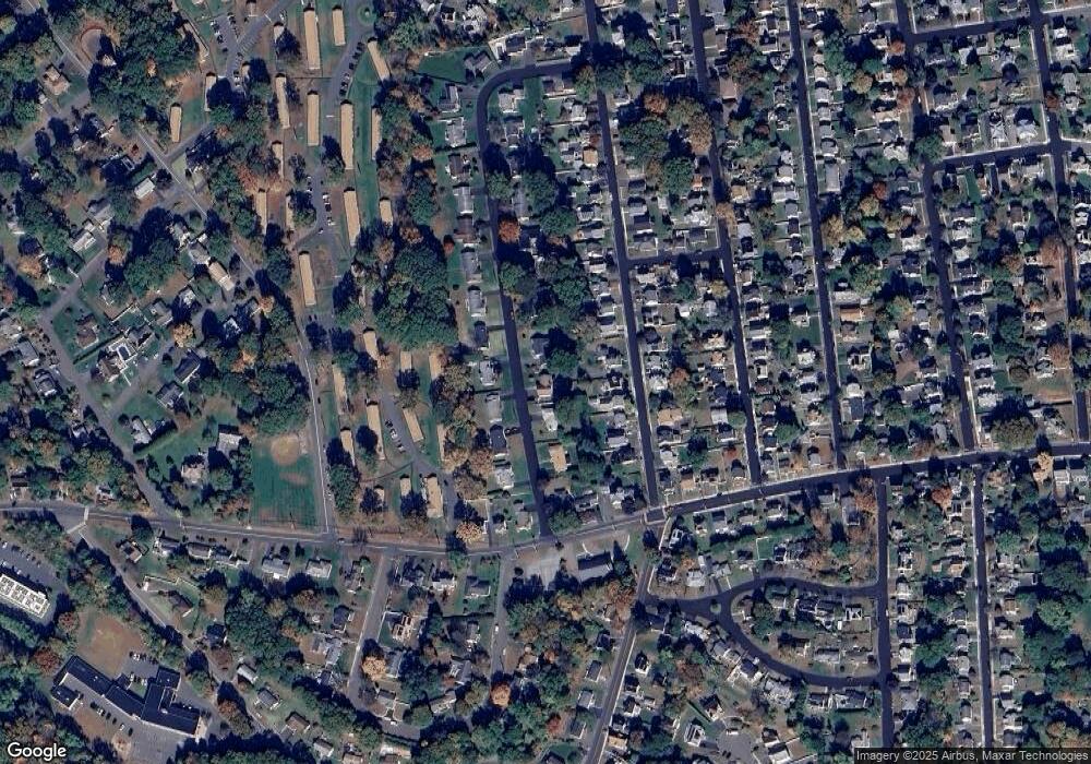 37 Phyllis Dr, Naugatuck, CT 06770 - photo 1